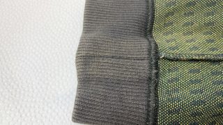 着用によって起こる色へのダメージは洗浄のタイミングにより弱ってしまった色が汚れと一緒に抜けてしまう事も