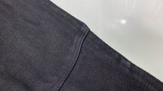 固めのお洋服の生地が重なる縫い目の部分が白くなってしまいましたが元に戻せますか？