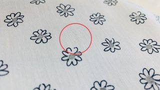 黄ばみが簡単に落ちない理由は最初のお洗濯で油成分である油膜を落とし切れていない事なのかも知れませんよ