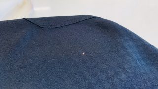 漂白剤が付いてお洋服の色が抜けてしまった事はありませんか？そんな時でもお直し出来る特殊技術があるんですね
