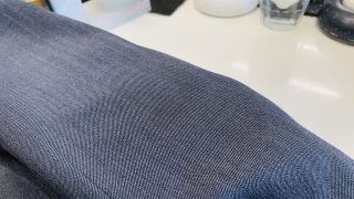 ズボンの膝部分の色が変わっていませんか？それ何とかなるかも知れませんよ