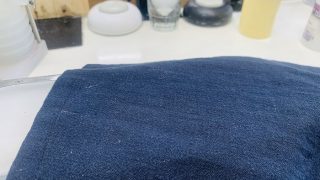 薄めて使用されている塩素系漂白剤を使用した消毒液でもお洋服に対しては特に気を付けないといけません