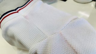 着用後のお洋服は汗の影響で生地が傷んでいる状態が長く続きますと生地や色が時間と共に傷んでしまいます