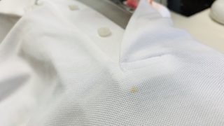 何べん洗っても全く取れない黄色い頑固なシミは無理をして取ろうとせずに先ずはご相談くださいませ