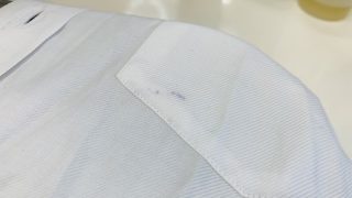 何回洗っても取れないポケット底のインクを結局はそのまま放置してしまい諦めて着用を続けてはいませんか？