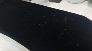 ベルベット調のお洋服の見た目が部分的に毛が抜けた様に目立つ感じに見える様になってしまった