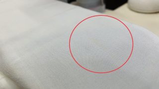 食べこぼし等のシミは付いた時にはさほど気にならない程度の汚れでも時間が経つと変色します