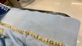 夏物衣料の皮脂汚れには要注意です特に襟回りや袖口の汚れは徹底的に取り除いておきましょう