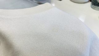お洗濯で取り除き損ねたシミや汚れ成分は時間が経ち変色と言う形で目に見えて分かるんですね