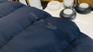 瞬間接着剤がお洋服に付いた時には触らないで下さい接着剤を取る為には結構地道な作業が必要になります