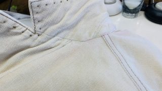 ショルダーバッグは肩ベルトや腰辺りのお洋服と擦れる部分に色が移ってしまう事があります