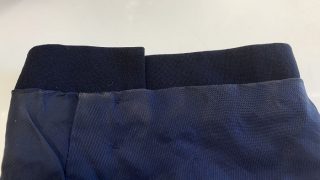 お気に入りヘビロテジャケットの袖の裏地の色が抜けてるのは汗や皮脂の擦れが集中するからなのです