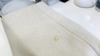 汚れやシミの色からその部分が今後どの様な展開になっていくのかを想像する事が可能です