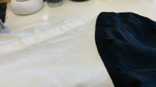 お洋服の裏地はお肌に直接当たる部分が多く汚れや黄ばみが非常に発生しやすい場所でもあるんですね
