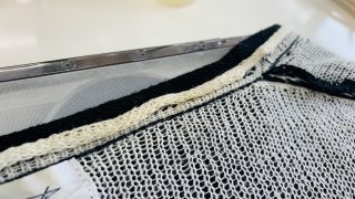 時間をかけてついてしまった襟の黄ばみはある程度なら取り除けるのをご存知でしょうか？