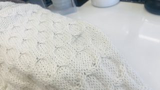 黒い汚れが落ちにくいのは不溶性という水にも油にも溶け込まない特徴があるからなのです