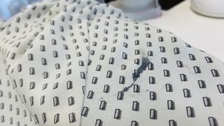 「付いてしまうと固まる系」のペンキやコーキング剤や接着剤がお洋服に付いてしまった