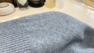 起毛の細かい素材の場合には古いシミの生地へのダメージで細かい毛が無くなっている事も