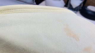 知らない間に付いている洗っても取れないオレンジ色のシミは錆（さび・サビ）かも知れませんよ