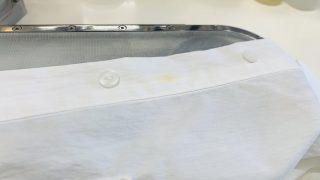 夏物衣料の時間が経って黄色くなってしまった黄ばみは取りきれてないシミが変化したシミです