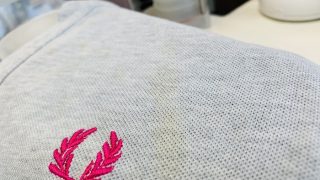 スポーツで着替えた後に汗が付いてしまったお洋服をトランクやカバンの中に忘れてはいませんか？