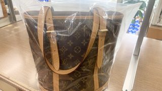 実はクリーニング屋さんでも靴やブーツ等やバッグや財布もクリーニングやリフォームが出来ます