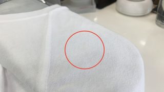 夏物衣料は毎日洗っていてもお洗濯では落ち切れなかった食べこぼしや皮脂汚れから黄ばみは発生致します