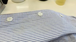 シミが殆ど見えないからとシーズン通して長期保管致しますとお洗濯しても取れないシミが発生致します
