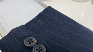 クローゼットの中では食べこぼしの汚れやシミは時間と共に変化してお洋服を傷めてしまいます
