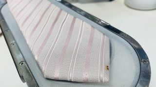 ネクタイに汚れやシミが付いたままになっていませんか？それ落とせるかも知れませんよ