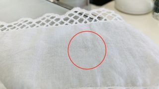 古い黄色いシミはそのままにしておきますと何も良い事はありませんので早めに取り除きましょう