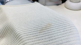 洗っても取り切れないシミは既にシミではなく生地の変色に発展している場合があります
