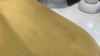 デリケート素材に付いてしまった油シミはお家でのお洗濯で取り除く時には気を付けましょう