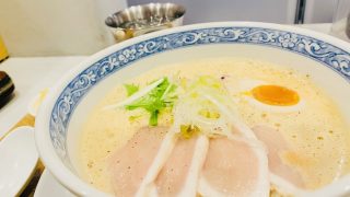 予期せぬ突然ついてしまったシミは付いてしまってから時間が経ってしまう前にしみ抜き致しましょう