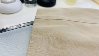 お家で洗ってもクリーニング屋さん普通のクリーニングで出しても取れない場合は鉄錆びの可能性が高いです