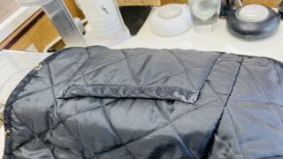 コーデュロイのお洋服は長時間着用する割にはクリーニング頻度が少ないので色が変化しやすいんですね