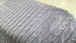 食べこぼし等のシミは薄くなっても取り切れていない状態ですと再び浮かび上がってくる事があります
