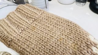 シミが長時間付いていたと思われる場合には生地の種類によってはかなり傷んでいる可能性があります