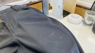 DIYでお洋服にニスや接着剤やペンキが！何て事はありませんか？それ何とかなるかも知れませんよ