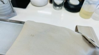 袖口や裾にはシミが付着しやすいので酸化という属性やられ大の状態異常に発展する前に対策を取りましょう