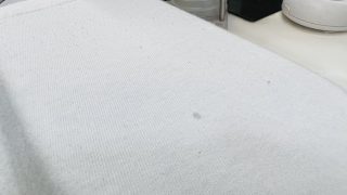 お家で墨汁のシミが付いてしまった時には出来れば何もせずに先ずはご相談下さいませ