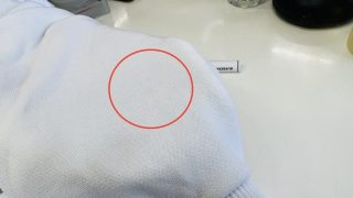 白いお洋服にほんの小さなシミが付いてしまい思っている以上に気になる時はありませんか？