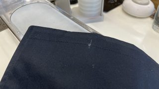 固まって取れないシミには要注意！無理をするとシミは取れずに周りの生地が生地が白けてしまいます