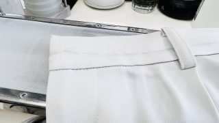 ベルト腰回りに付いている汚れはフェイクレザーの劣化による汚れかも知れませんよ