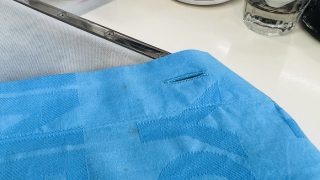 久し振りに着用しようとお洋服を出してみたら付いた記憶の無いシミが浮き出ていた