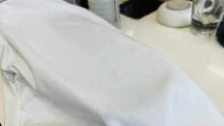 洗っても漂泊しても取り切れない黒いシミは無理に取ろうと致しますと余計に繊維に入り込んでしまいます